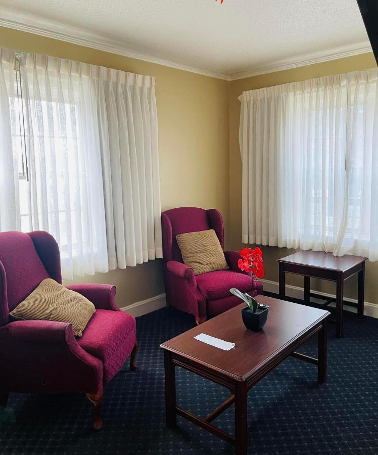 ซีเนต ลักชัวรี สวีท Hotel โทพิกา ภายนอก รูปภาพ